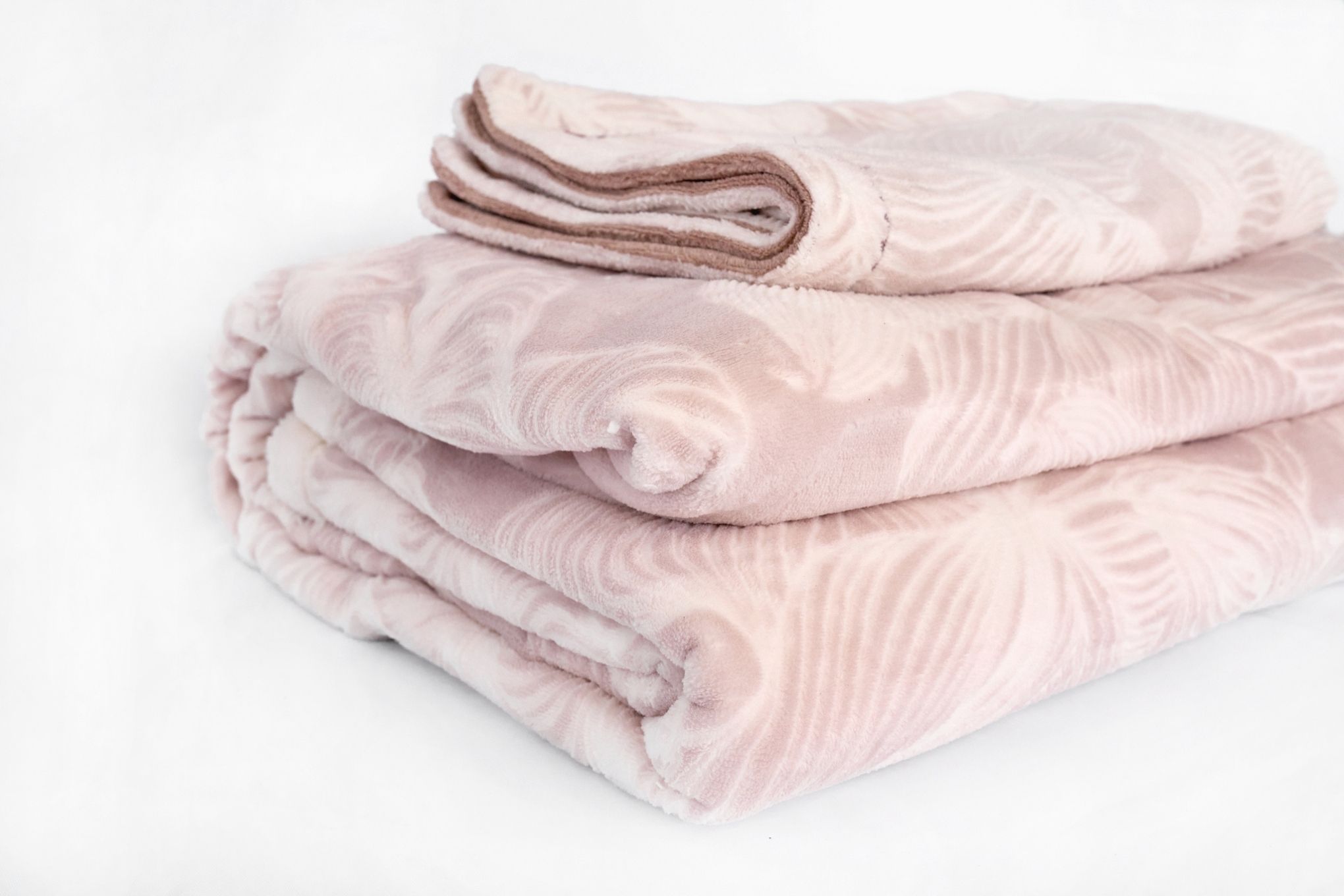 COLCHA MULTIUSO DE INVIERNO ROSA - Imagen 3